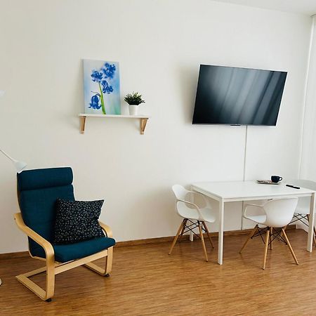 Studio Apartment Bluebell Bratislava Bagian luar foto