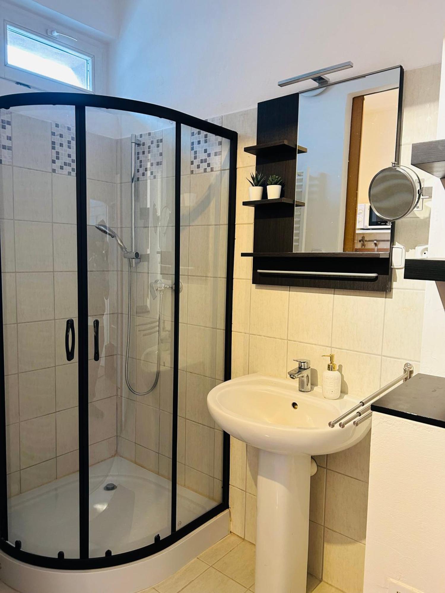 Studio Apartment Bluebell Bratislava Bagian luar foto