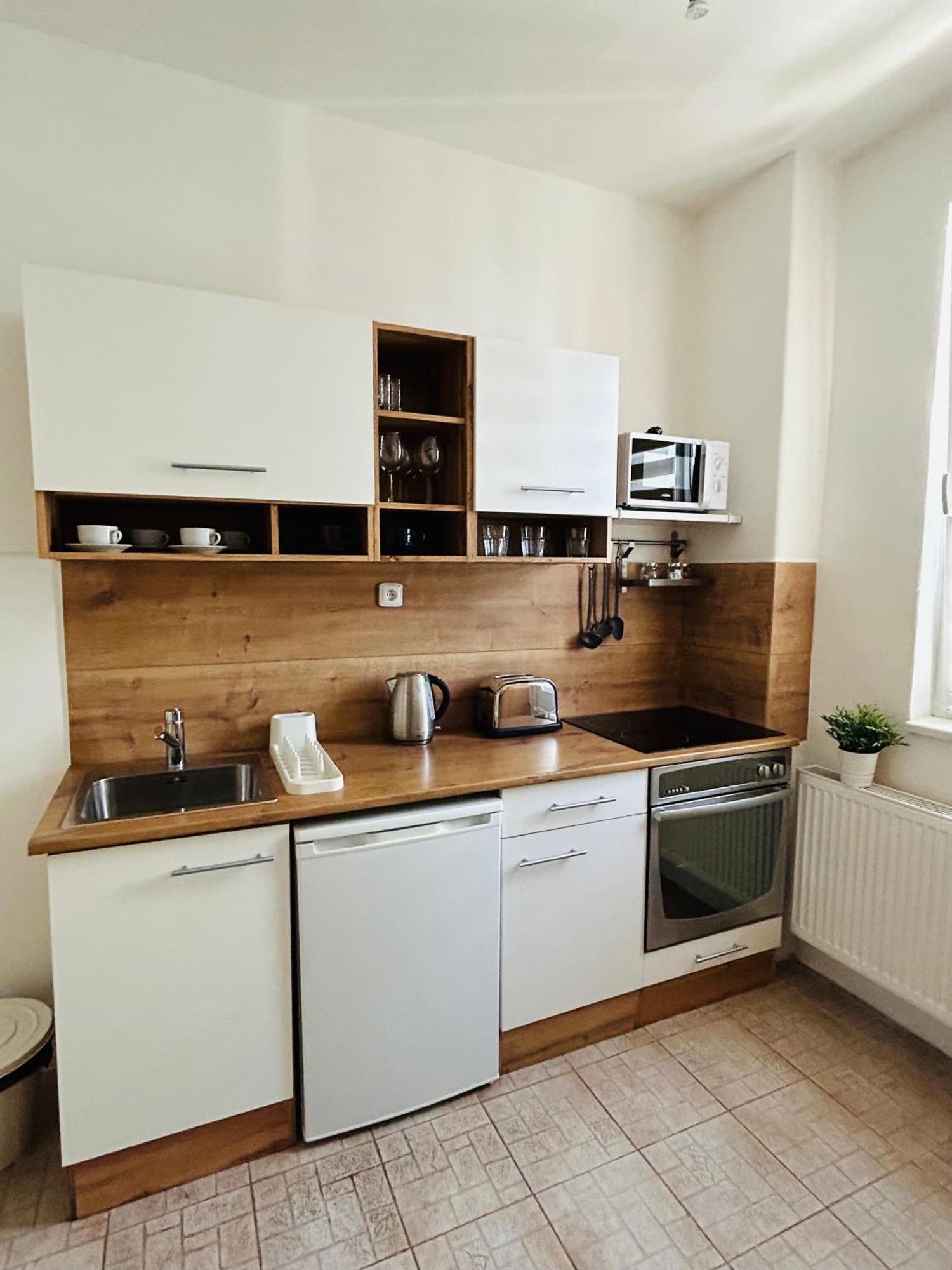Studio Apartment Bluebell Bratislava Bagian luar foto