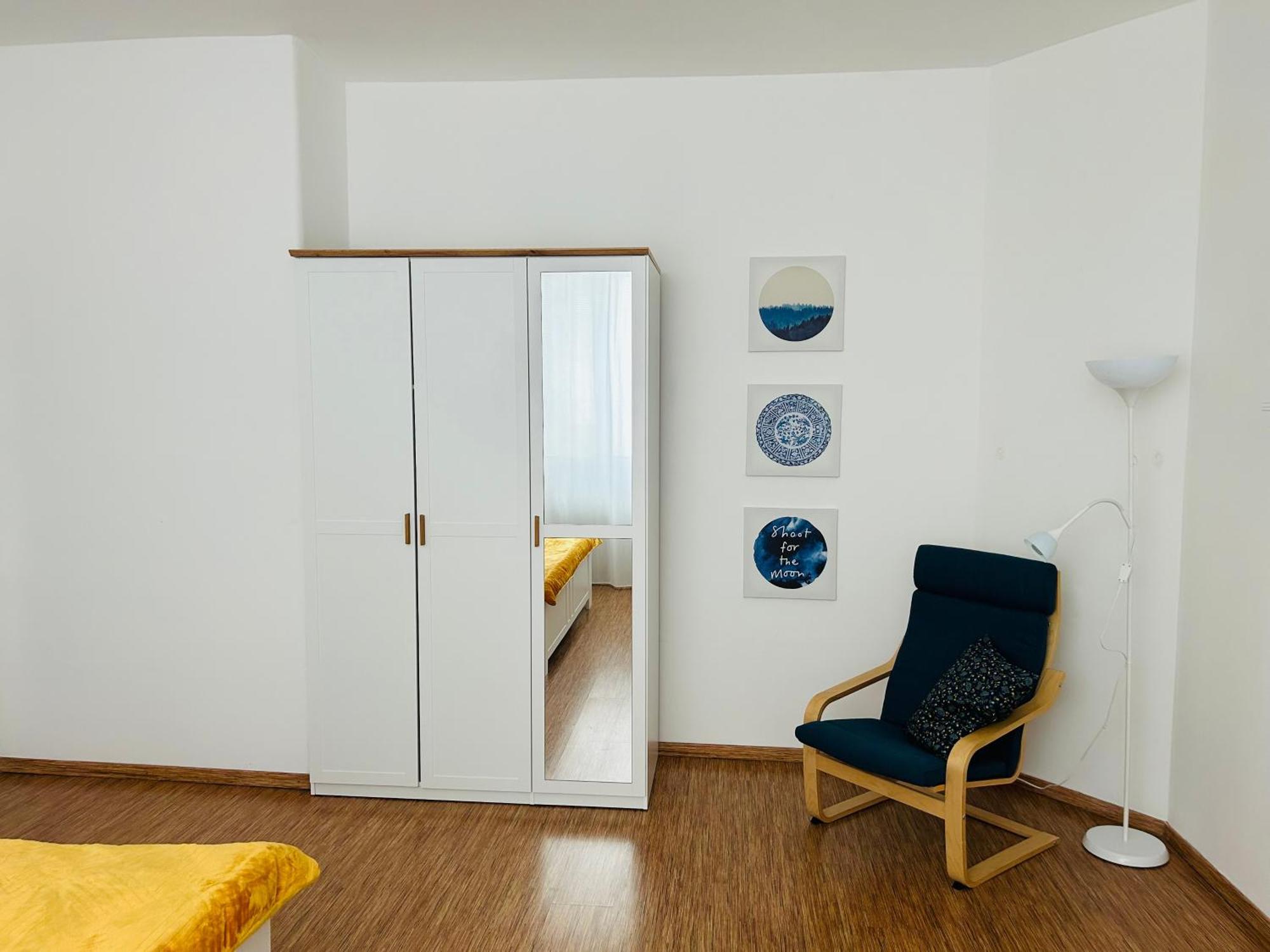 Studio Apartment Bluebell Bratislava Bagian luar foto